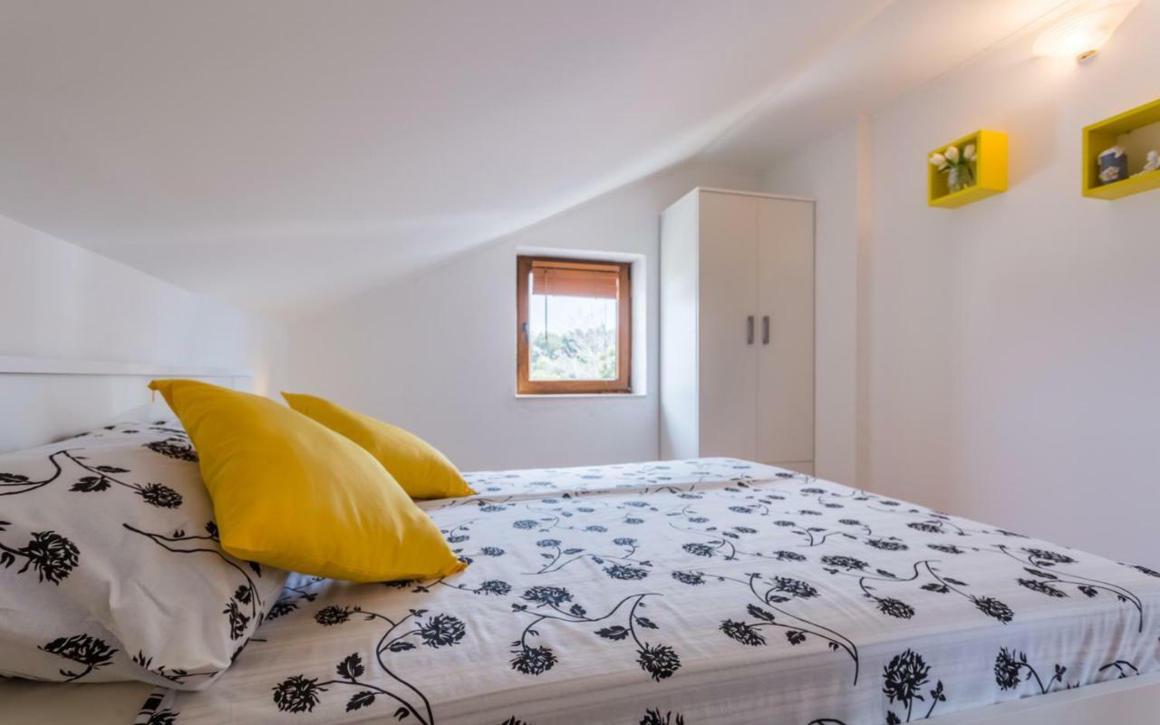 Apartment Deni Крк Экстерьер фото